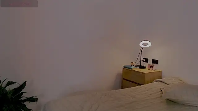 Pokój czatu na żywo – Ali_Foxxy