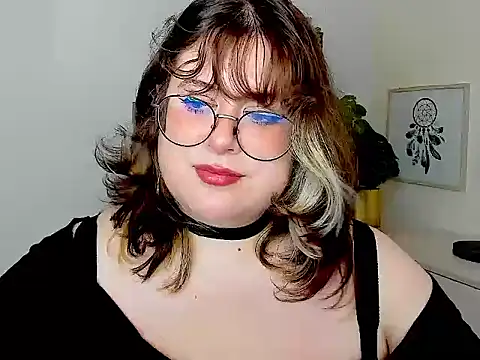 OpheliaLush Adlı Modelin Canlı Sohbet Odası