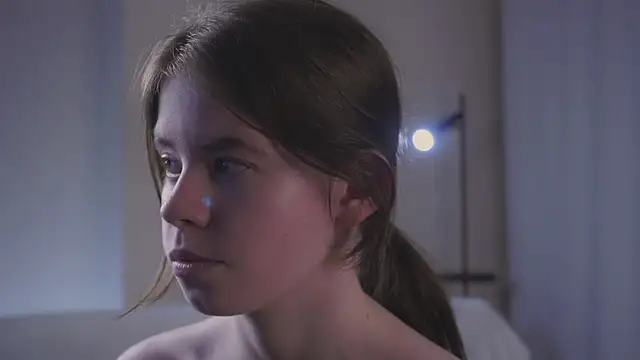 Chat soba uživo modela NicolaDevis