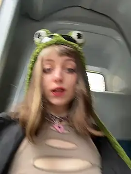 חדר צ'אט בשידור חי של Crazy__Frog