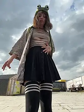 Živá chatovací místnost Crazy__Frog