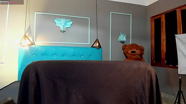חדר צ'אט בשידור חי של luna_dulce23
