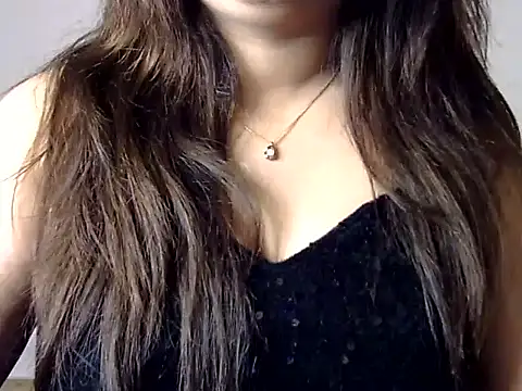Živá chatovací místnost Gujjugirl08