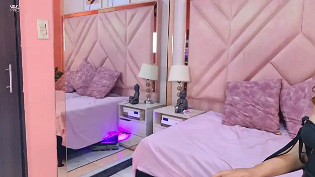 Živá chatovací místnost VeronicaJonesss_