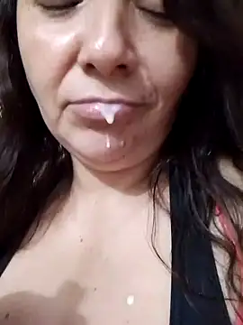 cachonda69-'s Webcam Show