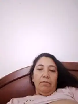 Živá chatovací místnost cachonda69-