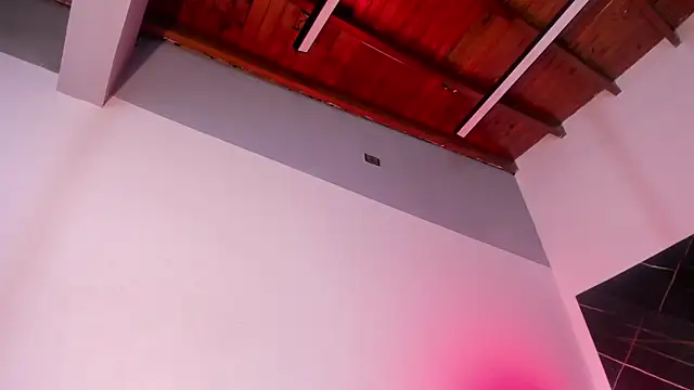 Sala de chat en directo de Aylaa_velt