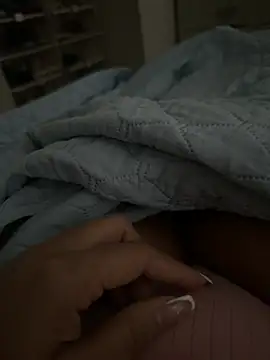 nickaury25 чат на живо