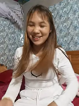 חדר צ'אט בשידור חי של Alice_babyy01
