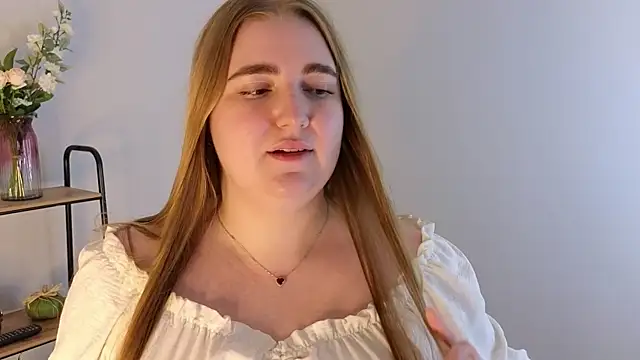 HaileyClifford Adlı Modelin Canlı Sohbet Odası