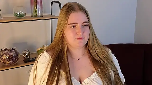 Chat soba uživo modela HaileyClifford