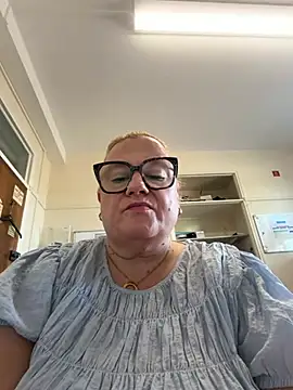 ExperiencedCurvyBelle: δωμάτιο απευθείας συνομιλίας
