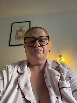 ExperiencedCurvyBelle – live chatrum