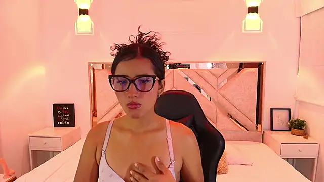 Živá chatovací místnost daianaa_