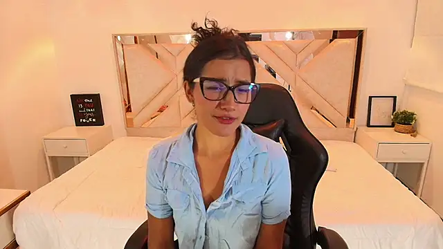 daianaa_ élő chatszobája