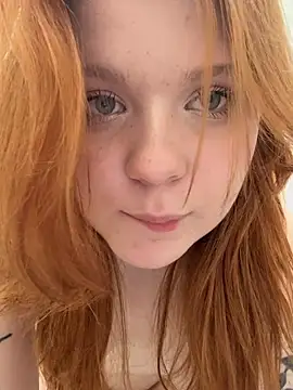 Freaky__Nikki Adlı Modelin Canlı Sohbet Odası