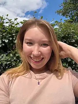 Živá chatovací místnost -NaughtyAngel-
