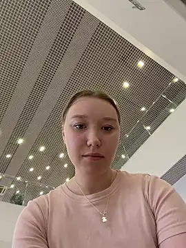 -NaughtyAngel- élő chatszobája