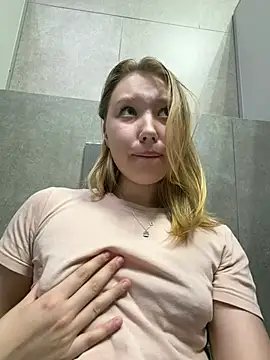 -NaughtyAngel- Adlı Modelin Canlı Sohbet Odası