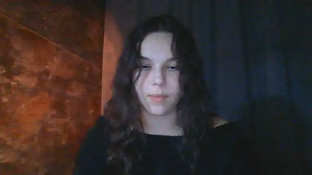 Veronika5404 Adlı Modelin Canlı Sohbet Odası
