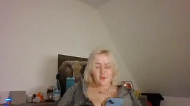 Živá chatovací místnost ItsHarleyMonroe