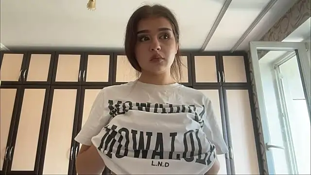 Seks show uživo modela dawnmistX na kameri