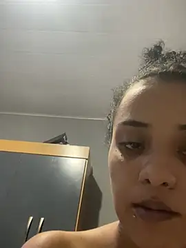 d4yzinhxxxxx Adlı Modelin Canlı Sohbet Odası