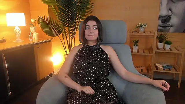 MacyIverson's Live Chat Room