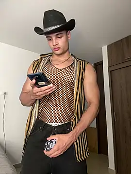 elpapi_21xl: διαδικτυακό σόου στην κάμερα
