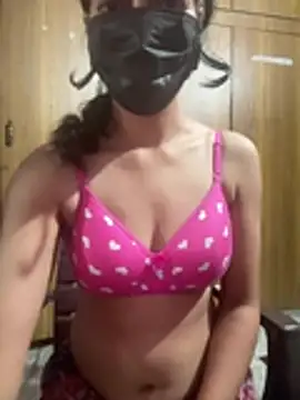 kiaraqueen7's Live Chat Room