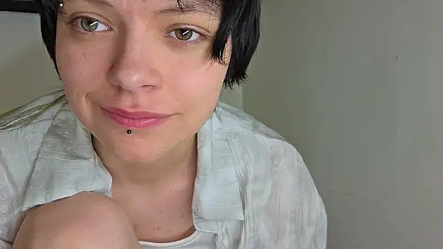 Lucysidle чат на живо