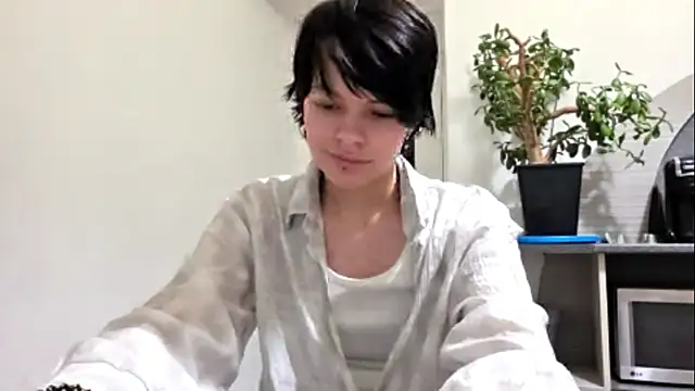 Lucysidle's Live Chat Room
