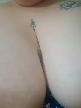 Bucetinha_Meladinhaのライブチャットルーム