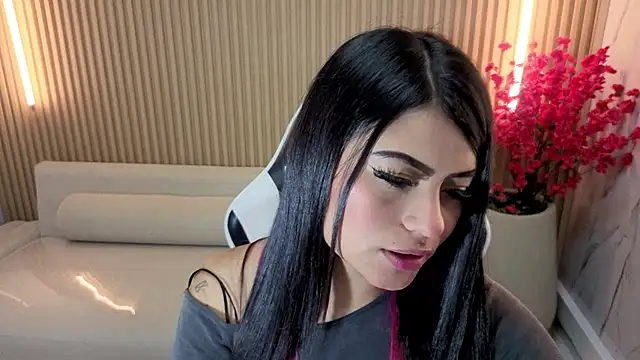 Molly_Evans_tp's Live Chat Room