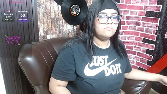 Chat soba uživo modela YouDirtyCandy