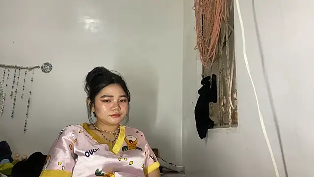 ห้องแชทสดของ YasminMunir