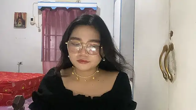 Chat soba uživo modela YasminMunir