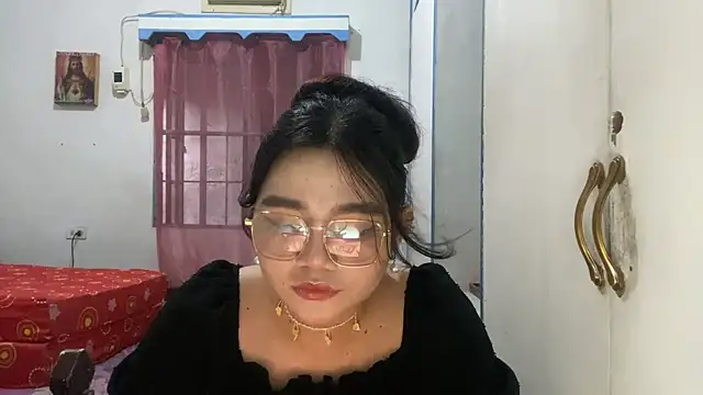 Živá chatovací místnost YasminMunir