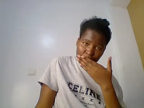 Queen_samaa – live chatrum