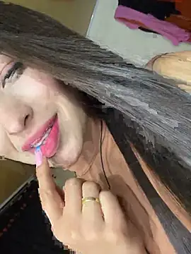 Phòng Chat Trực Tiếp MilanaItze_
