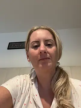 Elegant_Erin 现场聊天室