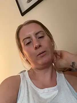 הופעת סקס קאם בשידור חי של Elegant_Erin
