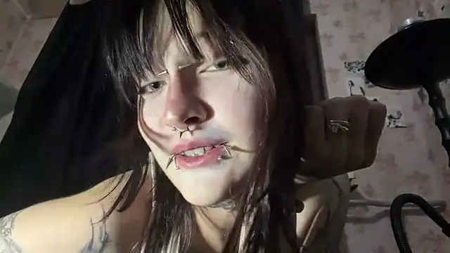 Živá chatovací místnost Kiraglo