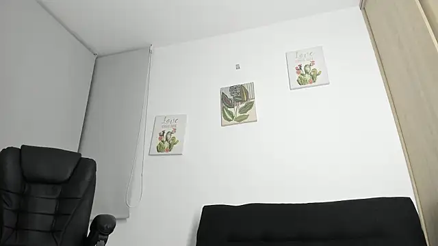 Naomy_foxx1n Live chat-huone