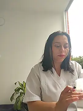 Živá chatovací místnost Queen-yessi12