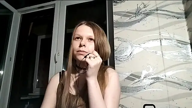 MandieMorishita чат на живо
