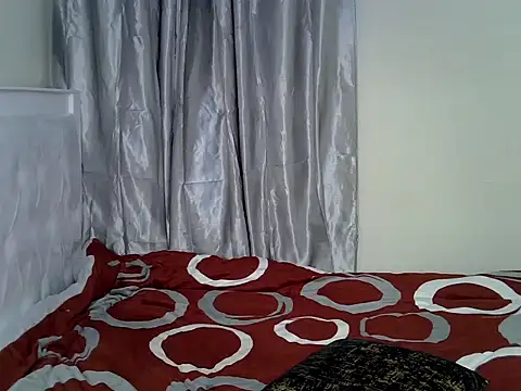 Živá chatovací místnost Petiteluxy
