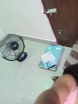 Živá chatovací místnost Hot_madhu5