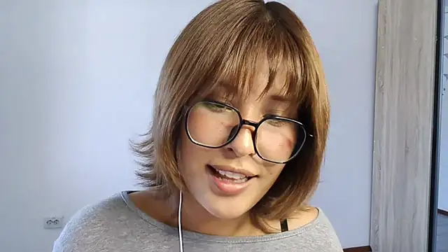 Živá chatovací místnost AdroitRant