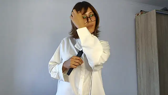 חדר צ'אט בשידור חי של AdroitRant